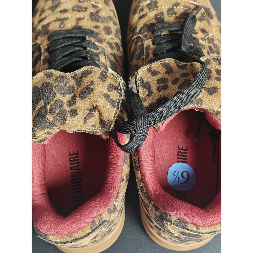 Cushionaire Women's 6.5 Astro Retro Fold Over Shoes Leopard Animal Print New - Picture 15 of 15